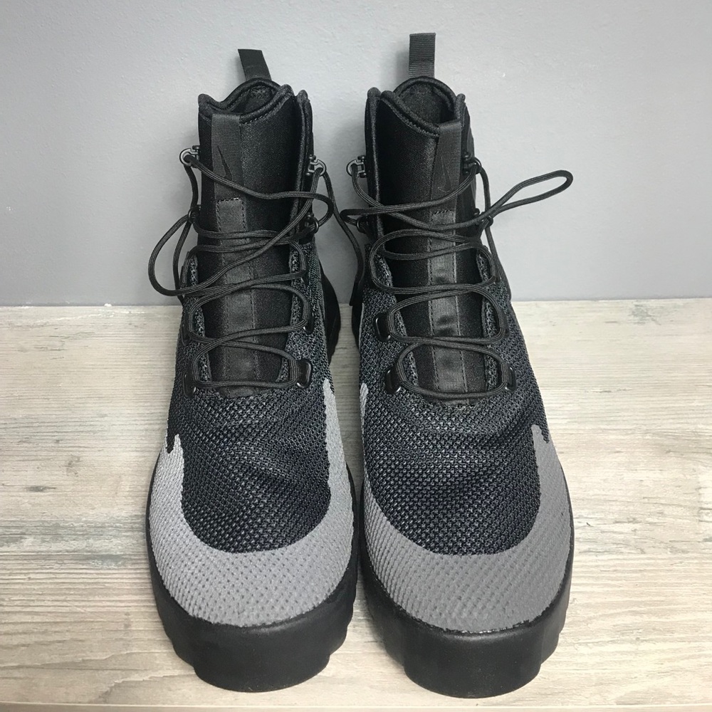 NWT Nike Air Wild Mid Mens Triple Black Boots - Picture 4 of 8